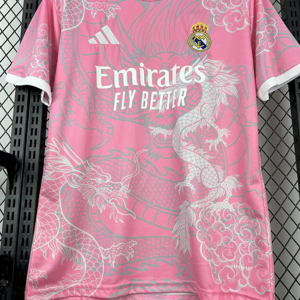 Maglia concept Real Madrid stagione duemilaventiquattro duemilaventicinque design esclusivo