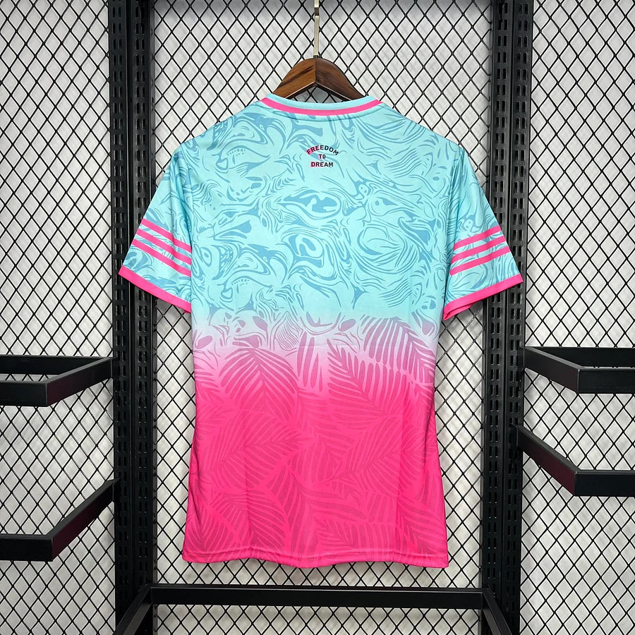 divisa da calcio Inter Miami stile concept 2024 2025 maglia rosa per tifoso