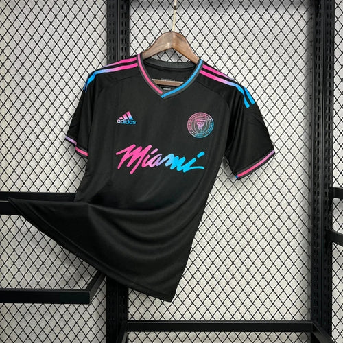 maillot-de-foot-inter-miami-coloris-noir-collection-2024-2025 Maglia da calcio Inter Miami colore nero collezione 2024 2025