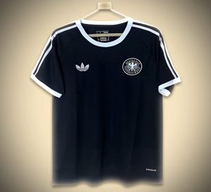 maillot-concept-noir-anniversaire-de-l-equipe-d-allemagne-edition-125-ans maglia concept nera anniversario della squadra di Germania edizione 125 anni