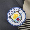 maillot-de-foot-manchester-city-style-moderne maglia da calcio Manchester City stile moderno