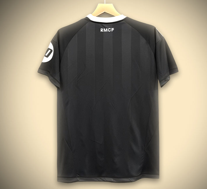 Maglia Real Madrid Edizione Portiere Nero 2025-2026 vista laterale