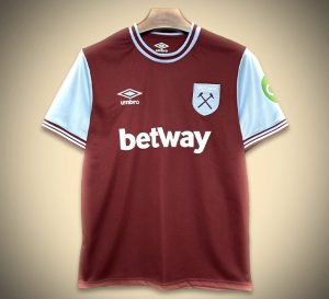 MAILLOTWESTHAMDOMICILE-1.jpg Maglia West Ham Home 2024-2025 vista frontale