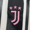 Maillot domicile Juventus saison vingt cinq vingt six noir et blanc