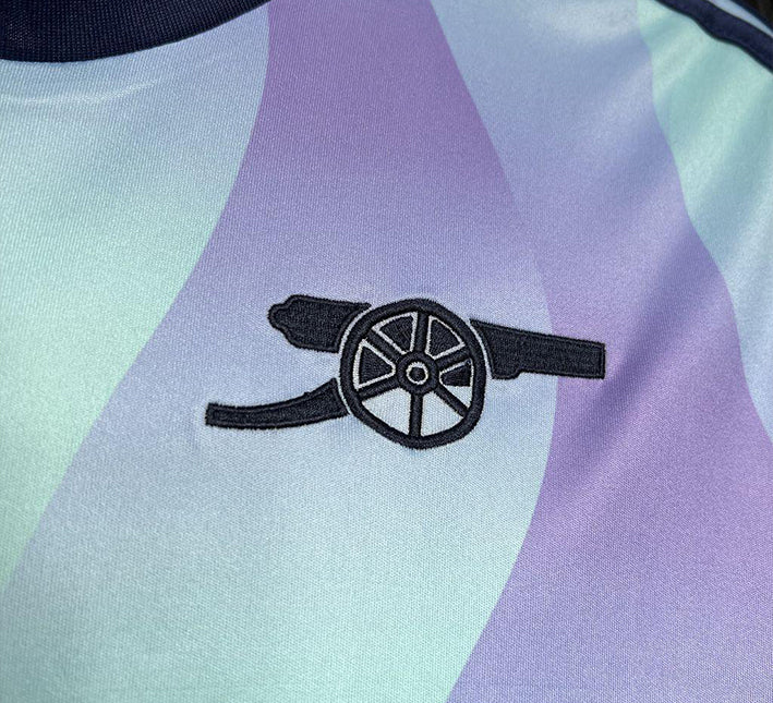 maglia Arsenal design sportivo 2425