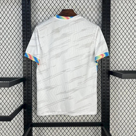 Maglia bianca FC Barcellona edizione concept nuova stagione 2025 2026