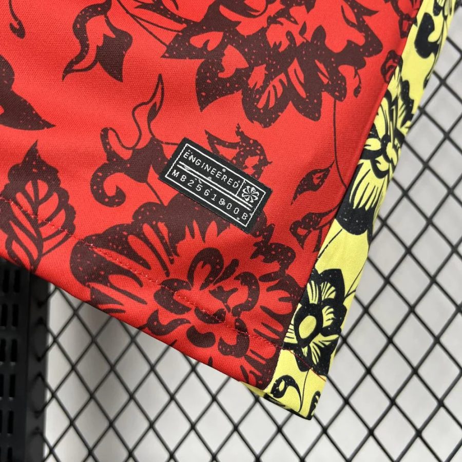 maglia colorata Portogallo tendenza fiori 2025