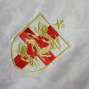 maillotangleterrecommablanclogo.jpg Maglia Concept Inghilterra Edizione Comma Bianco 2024 vista laterale