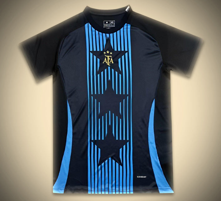 maillot-avant-match-argentine-2024-bleu-et-blanc-pour-entrainement-football Maglia pre partita Argentina 2024 blu e bianca per allenamento calcio