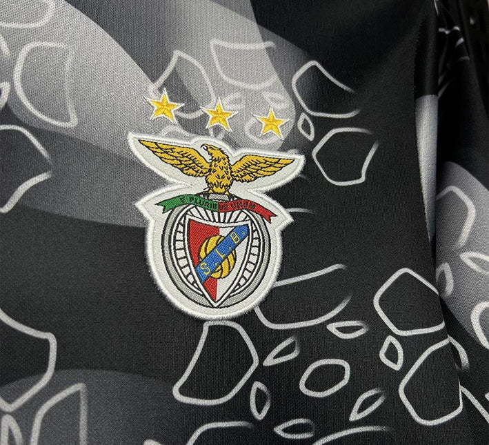 maillot-benfica-avant-match-noir-2425 Maillot Benfica Avant-Match Noir 2425
