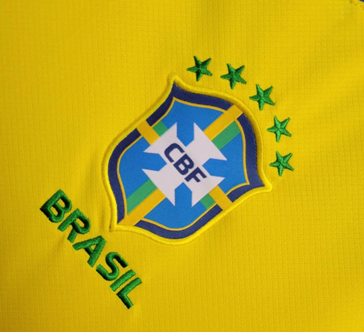 maillot-de-football-bresil-domicile-saison-2025-2026-concept-jaune-et-vert Maglia da calcio Brasile home stagione 2025 2026 concept gialla e verde