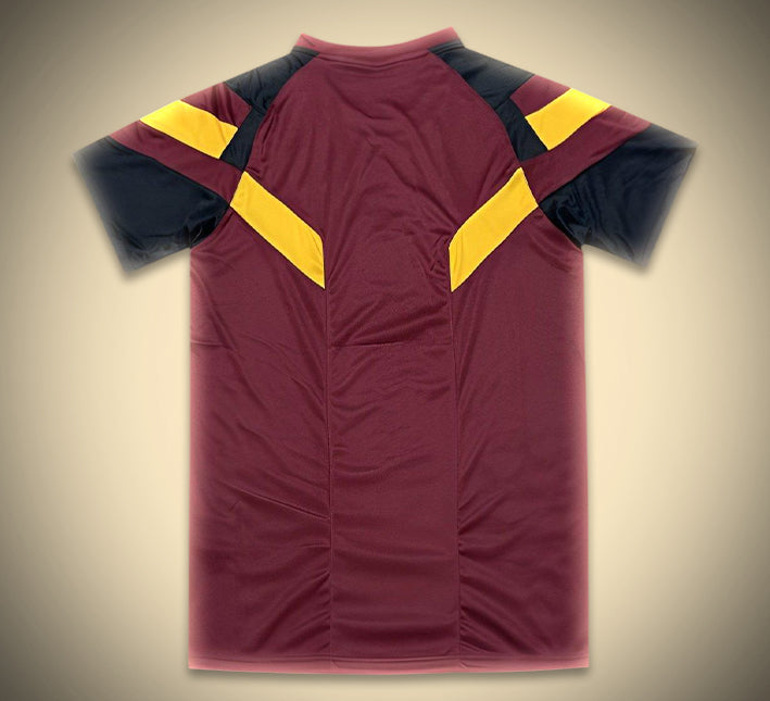 Maglia concept AS Roma stagione ventiquattro venticinque design moderno rosso e oro