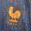 t-shirt-de-l-equipe-de-france-version-domicile-2025 maglia della nazionale francese versione Home 2025