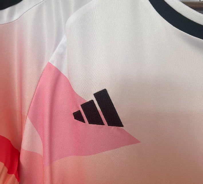 Maglia concept Giappone edizione RosaBlu stagione 2024 2025 design moderno