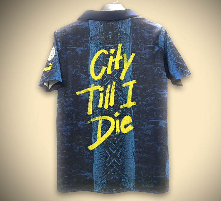 maglia concept Manchester City edizione ftblNRGY stagione 2526 azzurro cielo stile calcio