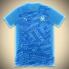 maillotmarseilledomicilebleu-1.jpg Maglia Olympique Marseille Pre-Match 2024-2025 vista frontale