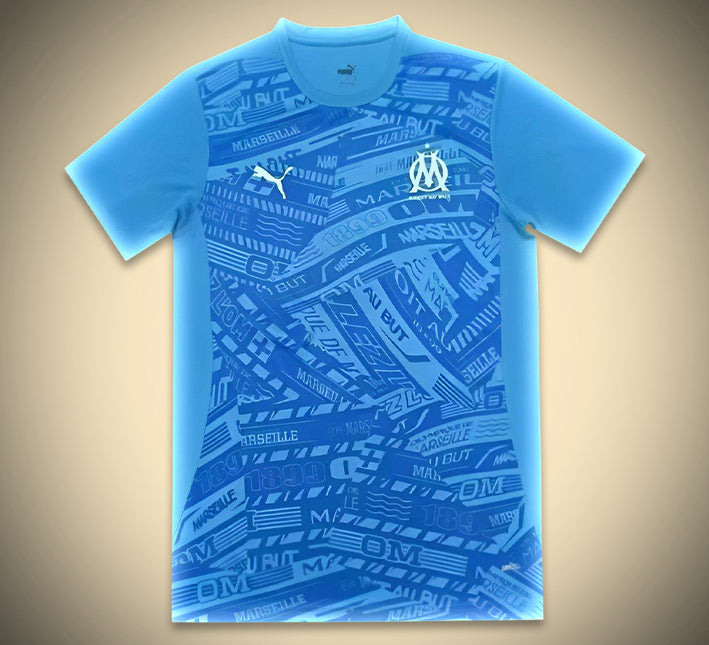 maillotmarseilledomicilebleu-1.jpg Maglia Olympique Marseille Pre-Match 2024-2025 vista frontale