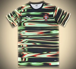 maillotportugal-1.jpg Maglia Portogallo Pre-Partita Strisce 2024-2025 vista frontale