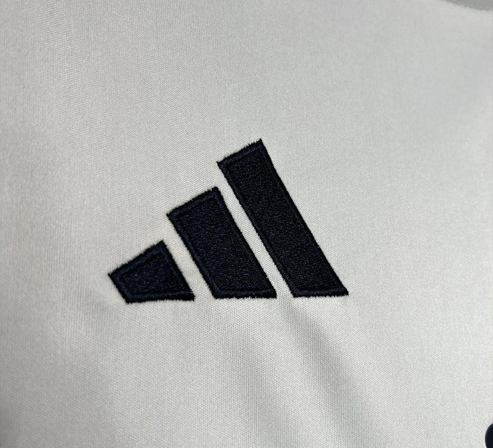 Maglia Real Madrid Allenamento Pre-Partita 2024-2025 dettaglio tessuto
