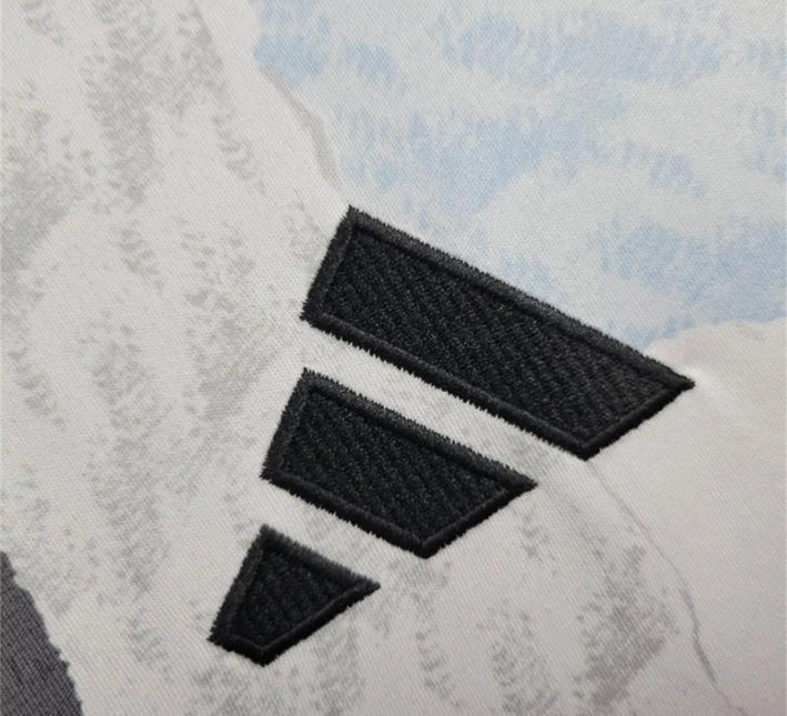 Maglia Real Madrid Pre-Partita 2024-2025 vista di profilo