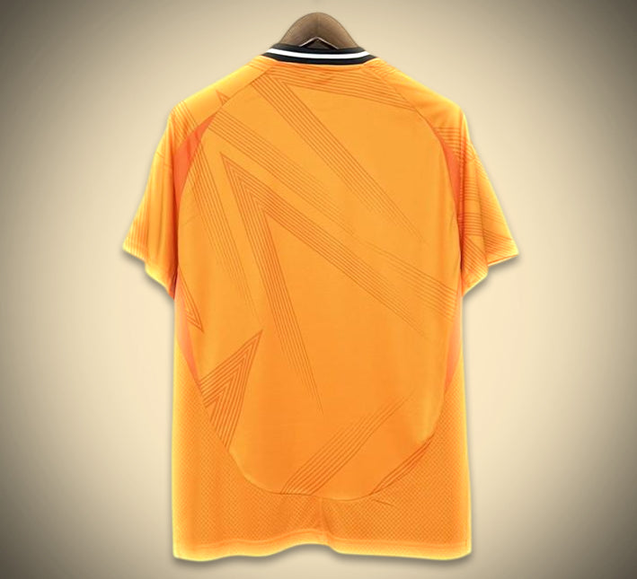 maillotrealmadridexterieurorangedos.jpg Maglia Real Madrid Away 2024-2025 vista posteriore