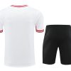 Set maglia e pantaloncini Liverpool stagione 2024 2025 tenuta da calcio rossa