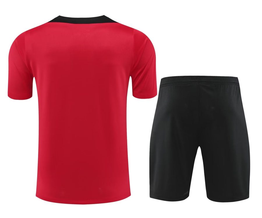 ensemble-maillot-et-short-liverpool-saison-2024-2025-tenue-de-football-rouge Set maglia e pantaloncini Liverpool stagione 2024 2025 tenuta da calcio rossa
