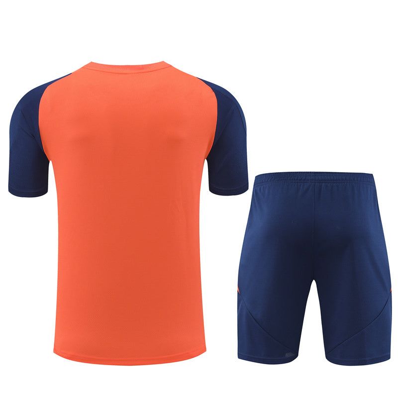 Set maglia e pantaloncini Manchester United stagione 2024 2025