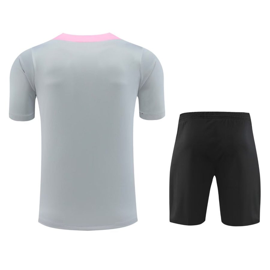 Set maglia e short Paris Saint Germain stagione 2024 2025