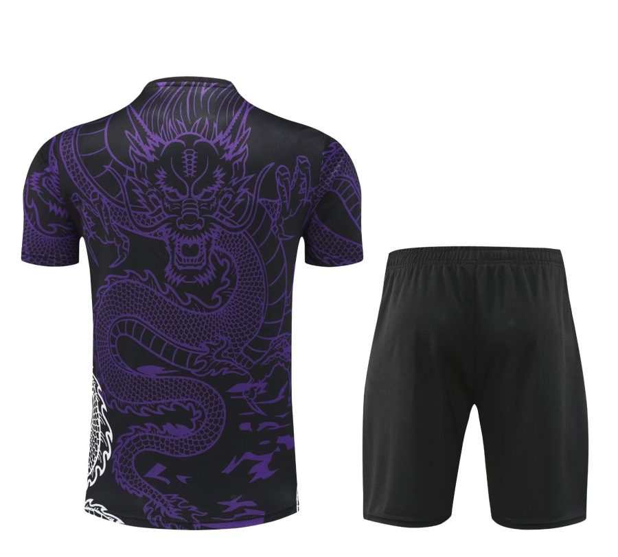 ensemble-maillot-et-short-real-madrid-saison-2024-2025-tenue-domicile Set maglia e pantaloncini Real Madrid stagione 2024 2025 tenuta Home
