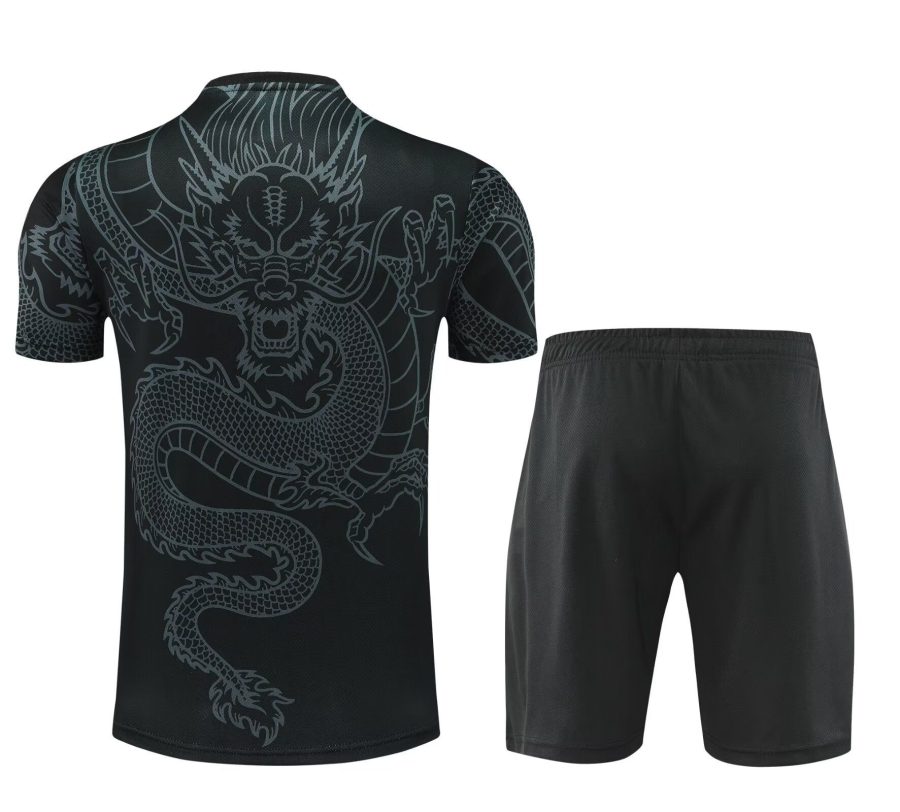 Set maglia e short Real Madrid stagione 2024 2025 tenuta ufficiale