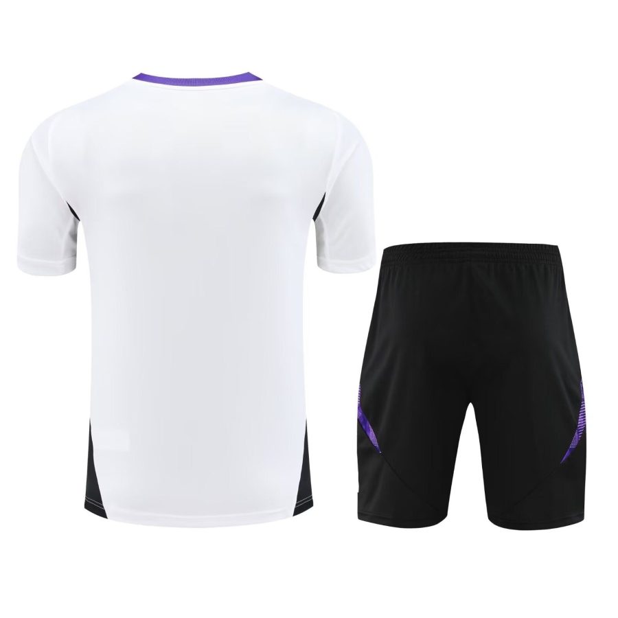 Set maglia e short Real Madrid stagione duemilaventiquattro duemilaventicinque