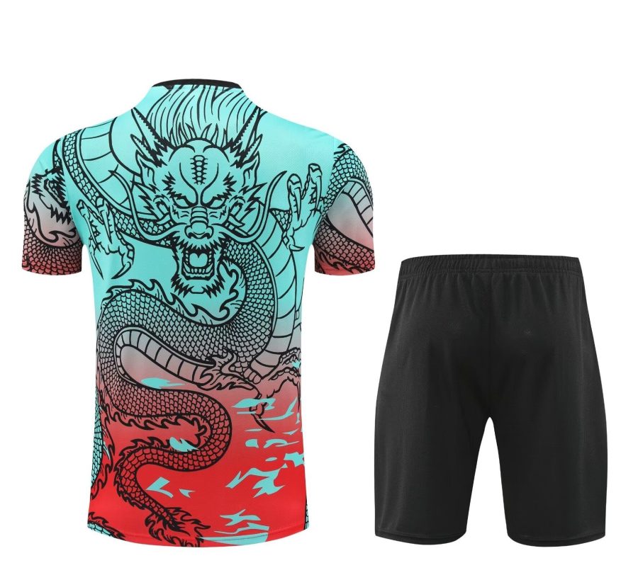 ensemble-maillot-et-short-real-madrid-saison-vingt-vingt-quatre-vingt-vingt-cinq Set maglia e pantaloncini Real Madrid stagione venti ventiquattro venti venticinque