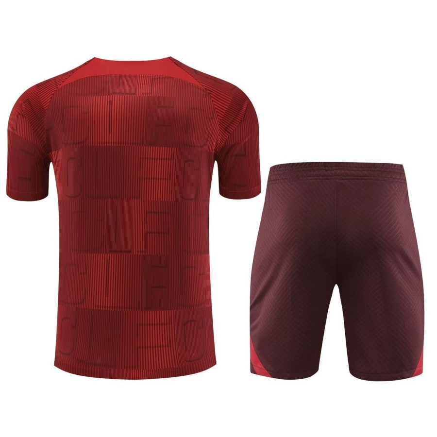 Tuta training Liverpool rossa stagione 2023 2024 maglia e pantaloni da allenamento