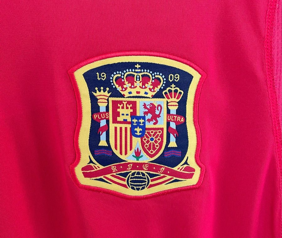 jersey-espagne-saison-2010-tenue-officielle-de-la-roja-pour-supporter Maglia Spagna stagione 2010 tenuta ufficiale de la Roja per supporter
