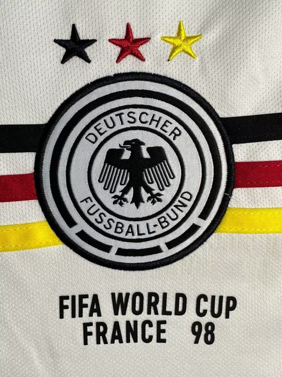 jersey-vintage-allemagne-1998-pour-supporter-de-la-mannschaft maglia vintage Germania 1998 per tifoso della Mannschaft