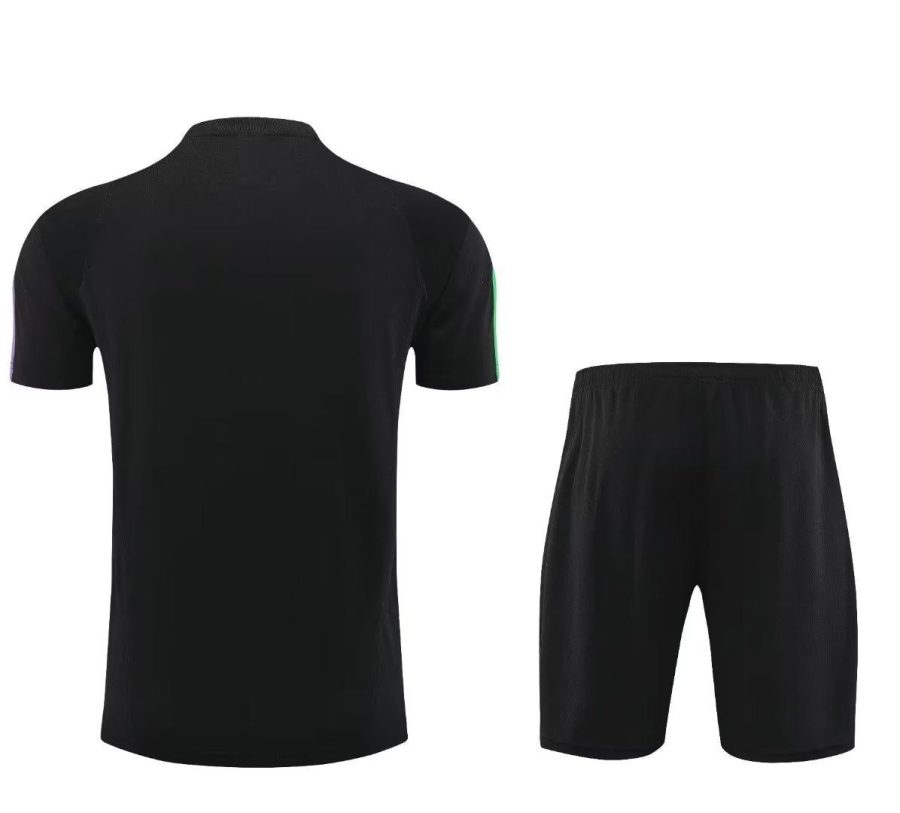 kit-training-bayern-munich-noir-saison-2023-2024-tenue-d-entrainement-football Kit training Bayern Monaco nero stagione 2023 2024 tenuta allenamento calcio