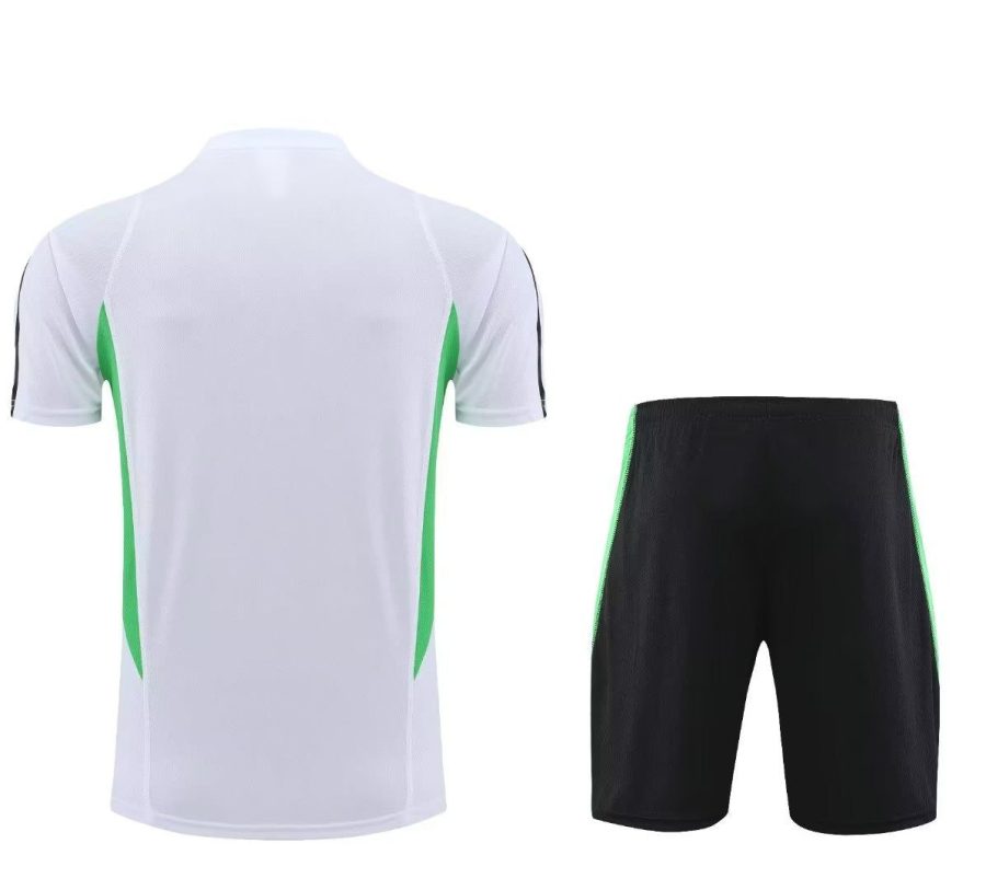 kit-training-manchester-united-blanc-saison-2023-2024-tenue-d-entrainement-football Kit training Manchester United bianco stagione 2023 2024 divisa da allenamento calcio