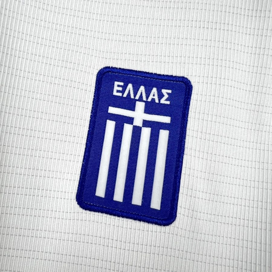 maillot-de-foot-grece-domicile-2026-avec-ecusson-hellas Maglia da calcio Grecia home 2026 con stemma Hellas