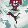 Maglia da calcio Portogallo versione away 2026 con stemma della selezione