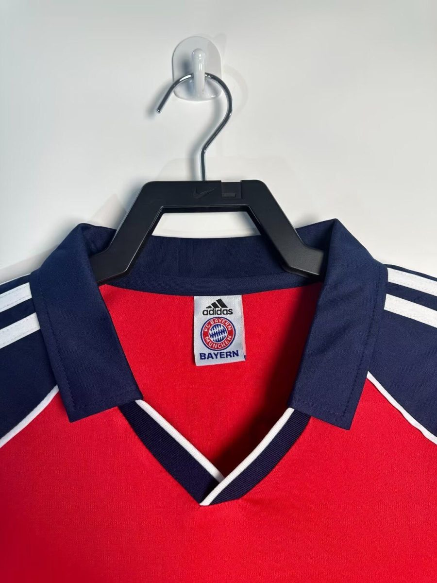 maglia Home Bayern Munich stagione 2000 2001 rosso e bianco