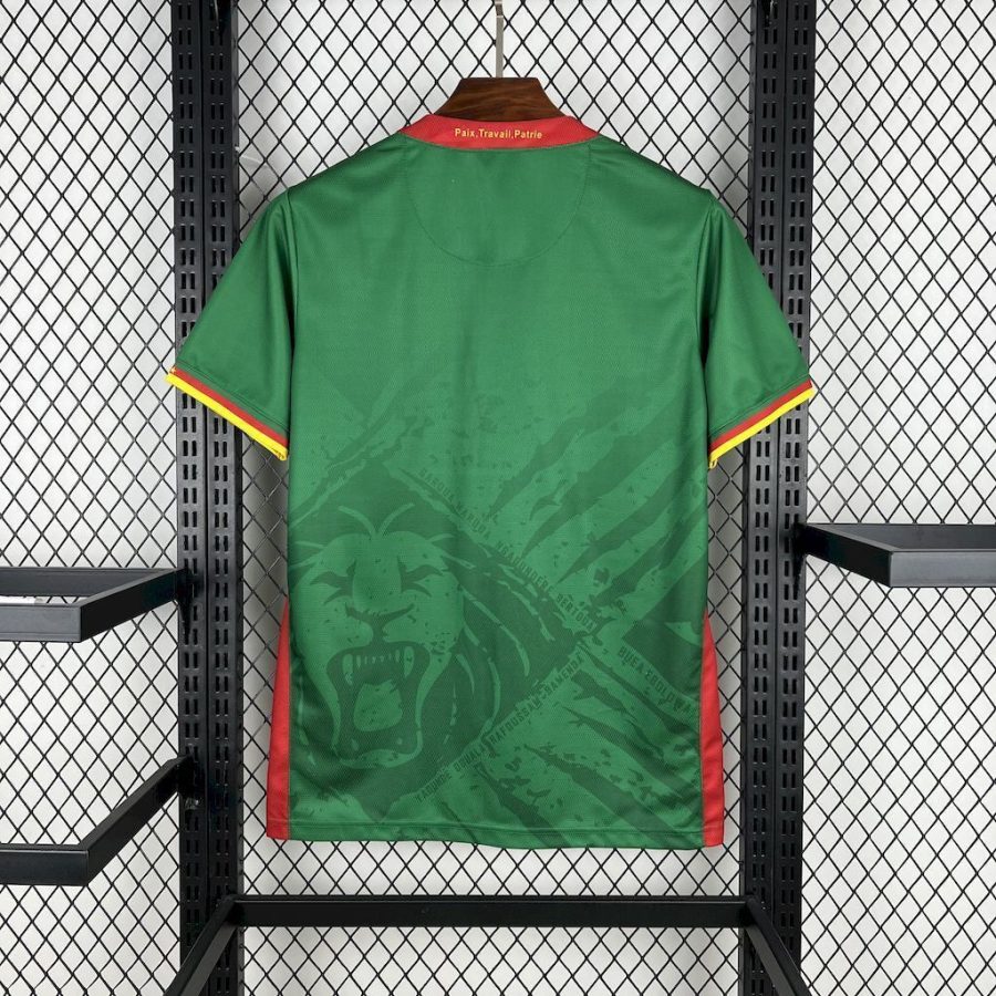 maillot-domicile-cameroun-saison-2026-tenue-officielle-des-lions-indomptables maglia Home Camerun stagione 2026 divisa ufficiale dei Leoni Indomabili
