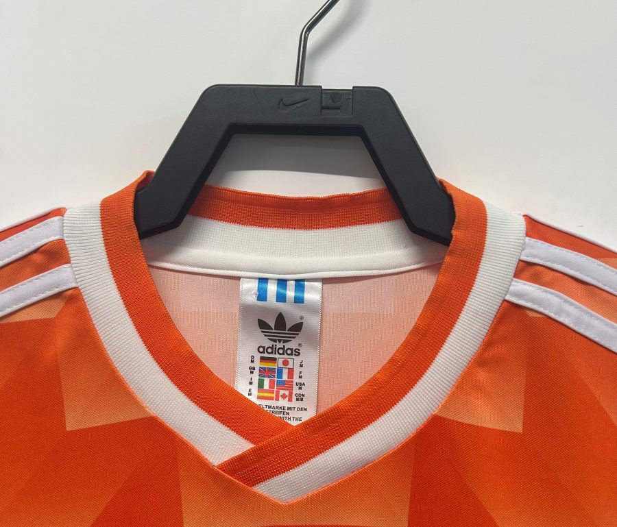maillot-domicile-des-pays-bas-style-vintage-coupe-retro Maglia home dei Paesi Bassi stile vintage taglio retro
