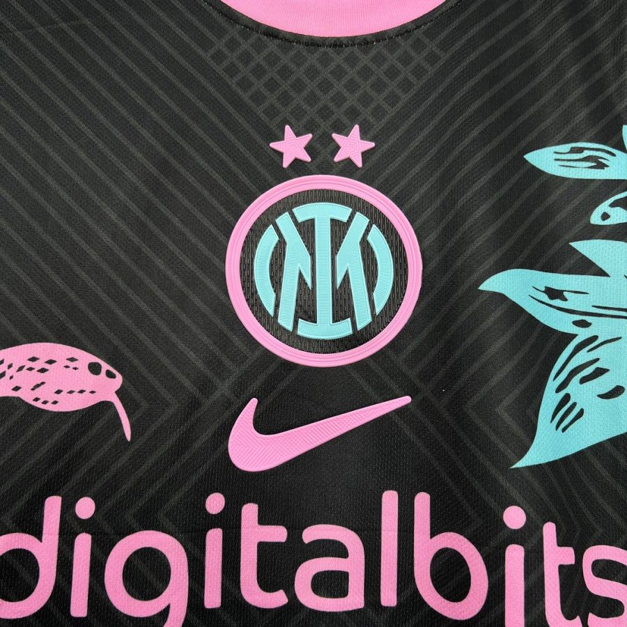 Maglia home Inter Milan rosa motivo serpente edizione speciale stagione 2025 2026