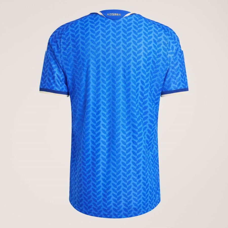 maillot-domicile-italie-saison-deux-mille-vingt-six-tenue-officielle-equipe-nationale Maglia Home Italia stagione 2026 divisa ufficiale nazionale