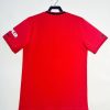 Maglia home Nottingham Forest stagione vintage rossa con stemma del club