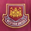 maillot-domicile-west-ham-logo-du-club-et-sponsor maglia Home West Ham logo del club e sponsor