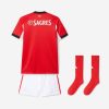 maglia bambino SL Benfica home stagione 2025 2026 con pantaloncini e calzettoni