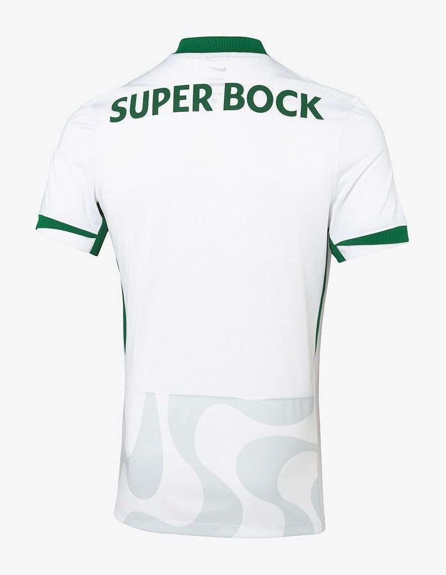 maillot-exterieur-sporting-cp-saison-2025-2026-tenue-de-football-verte-et-blanche maglia away Sporting CP stagione 2025 2026 tenuta da calcio verde e bianca