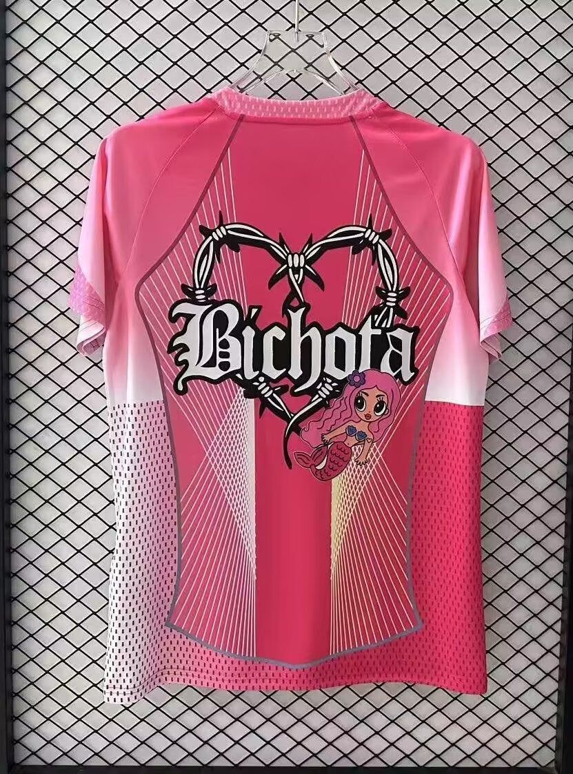 maglia ufficiale FC Barcelona edizione rosa collaborazione Karol G per tifosi